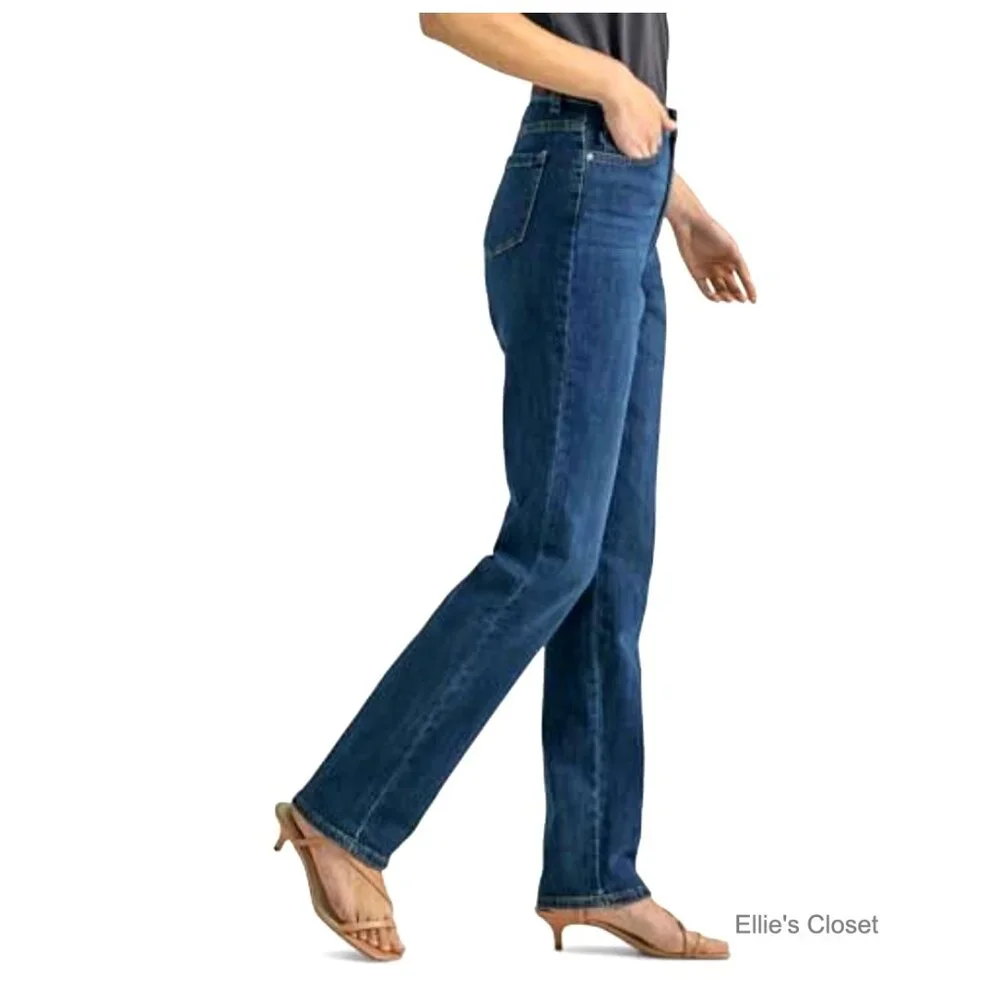 Relaxed Fit Straight Leg Jeans with Slimming Stretch Fabric - Picture 2 of 6